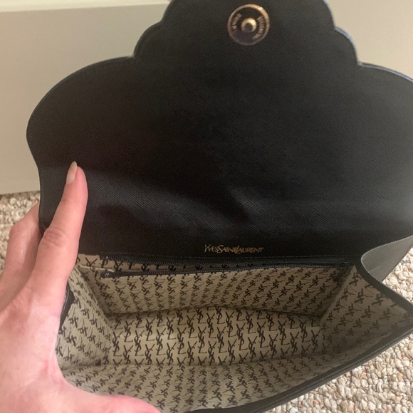 ♦️♦️Gorgeous YSL Clutch Large Saffiano Leather - Picture 2 of 5